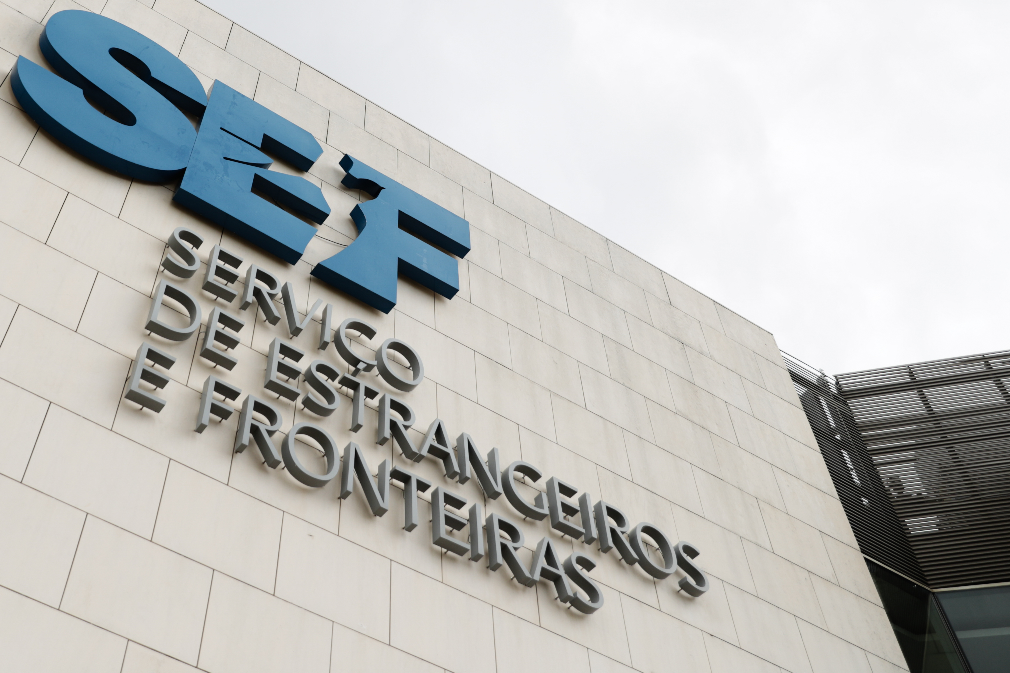 Reforma do SEF não foi pensada e “surgiu de supetão” unicamente com ...
