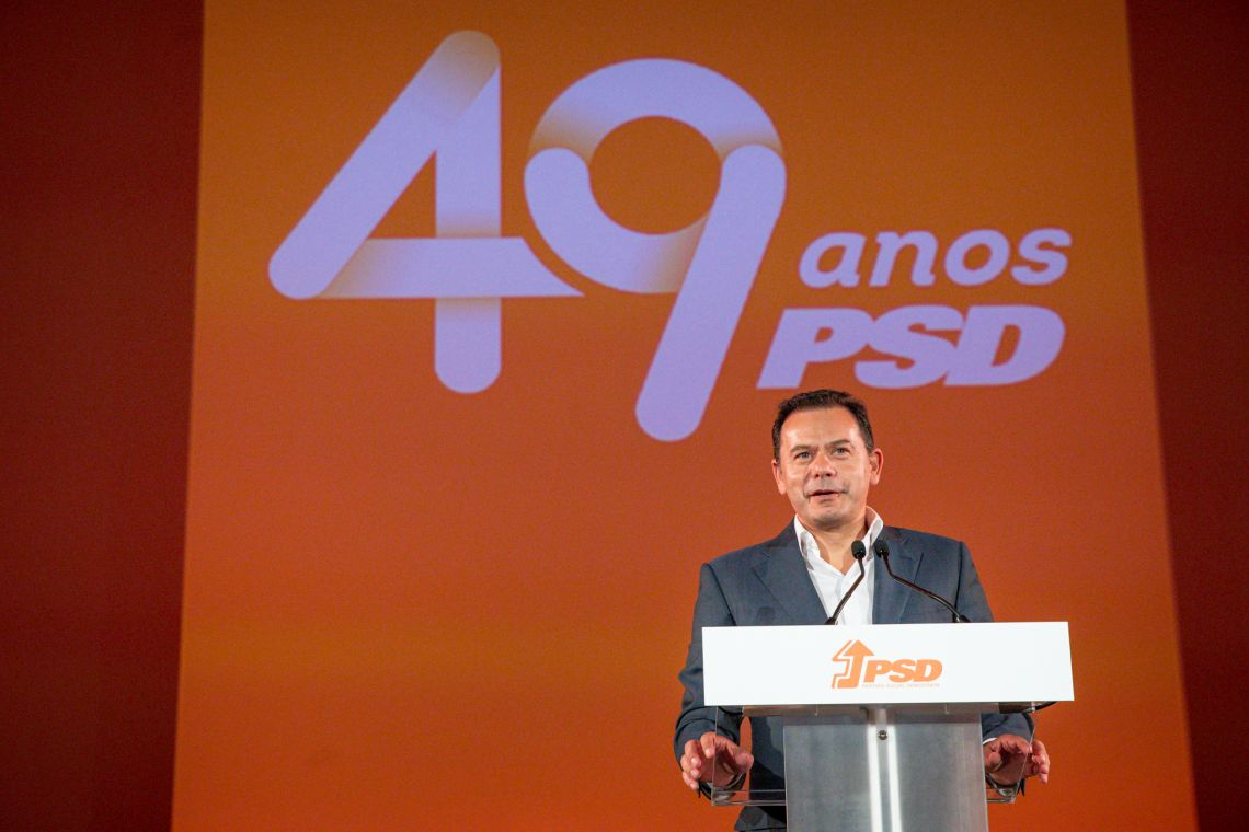 Luís Montenegro no 49 aniversario psd