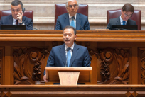 luis montenegro mocao censura governo parlamento 
